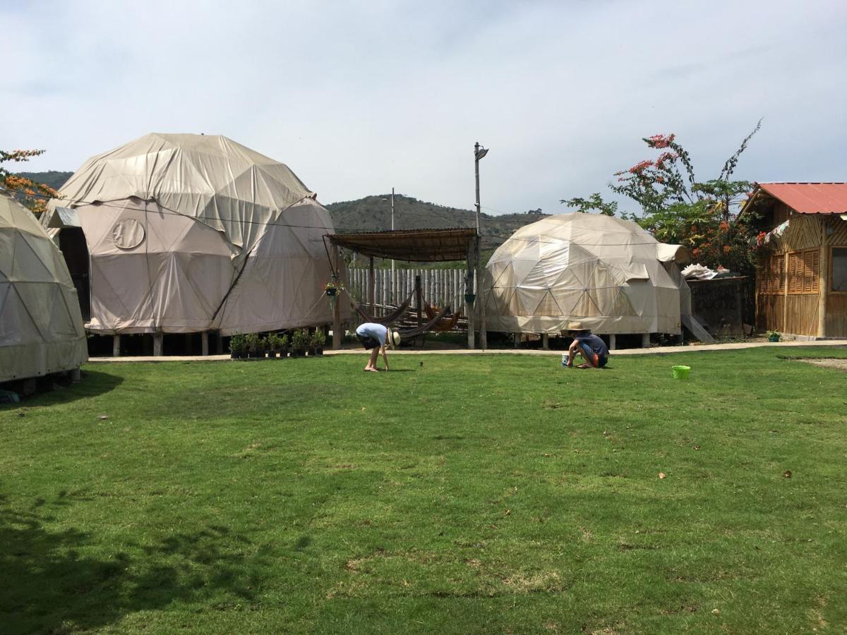 Nativa Whale Domes Hotel Puerto Lopez Exterior photo