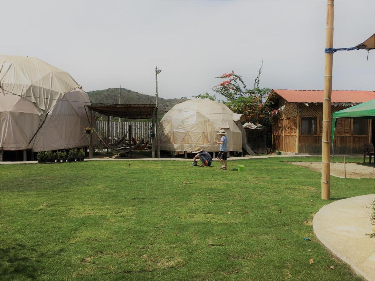 Nativa Whale Domes Hotel Puerto Lopez Exterior photo
