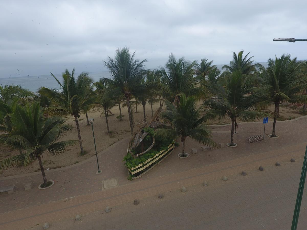 Nativa Whale Domes Hotel Puerto Lopez Exterior photo